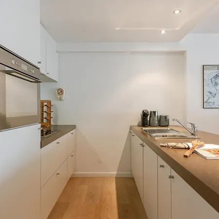 Huswell - Beachside 3-bedroom Duplex Near Sea Apartment *
